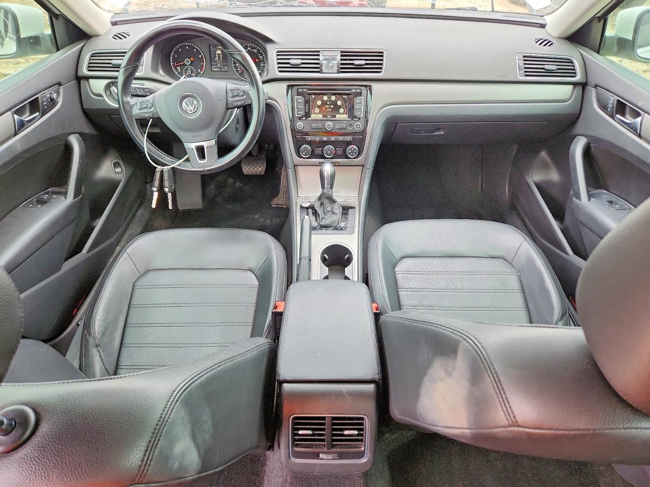 2015 VOLKSWAGEN PASSAT photo 15