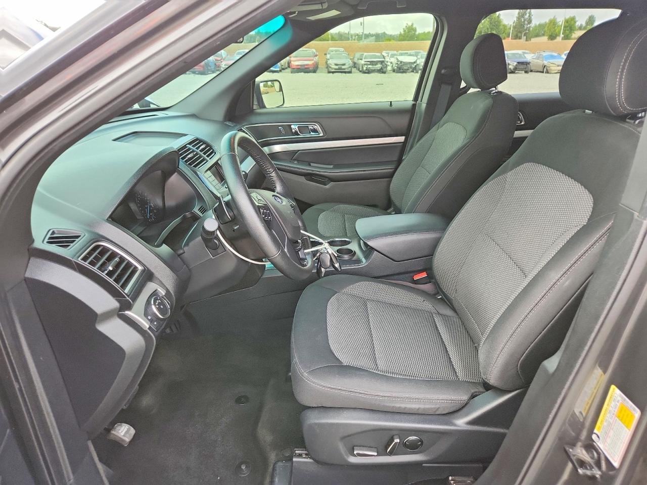 2017 FORD EXPLORER XLT photo 13