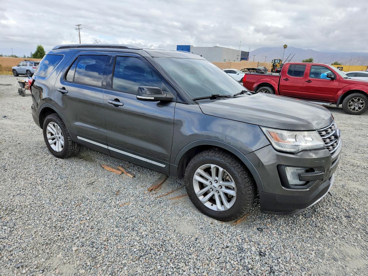 2017 FORD EXPLORER XLT photo 7