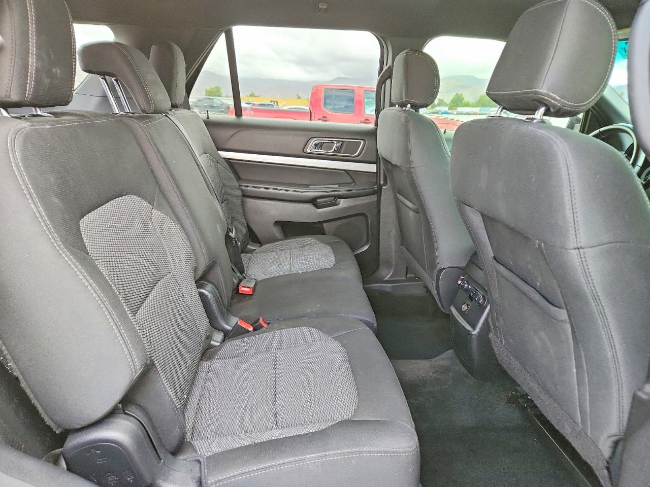 2017 FORD EXPLORER XLT photo 21