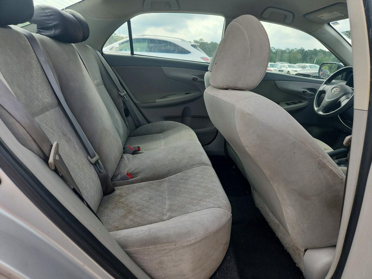 2009 TOYOTA COROLLA LE photo 28