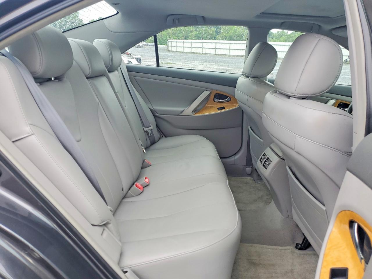 2007 TOYOTA CAMRY XLE V6 photo 10