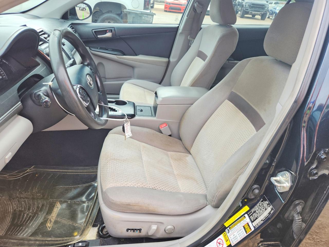 2013 TOYOTA CAMRY LE photo 7