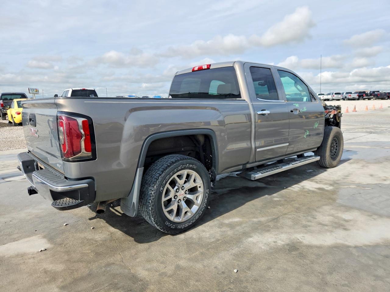 2017 GMC SIERRA C1500 SLT photo 7