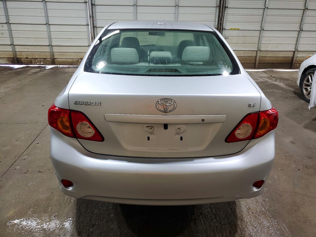2010 TOYOTA COROLLA LE photo 11
