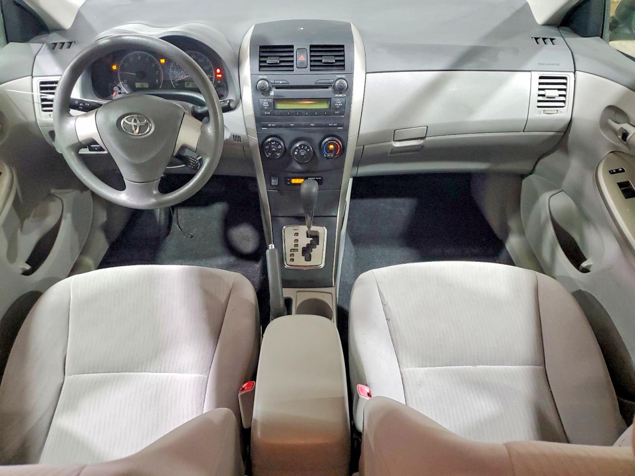2010 TOYOTA COROLLA LE photo 15