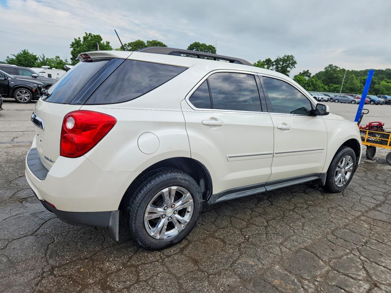 2013 CHEVROLET EQUINOX LT photo 5