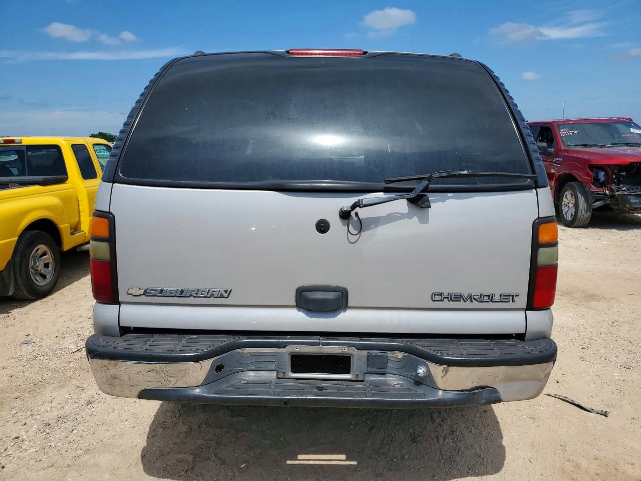 2004 CHEVROLET SUBURBAN C1500 photo 11