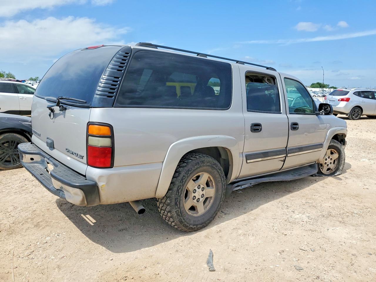 2004 CHEVROLET SUBURBAN C1500 photo 5
