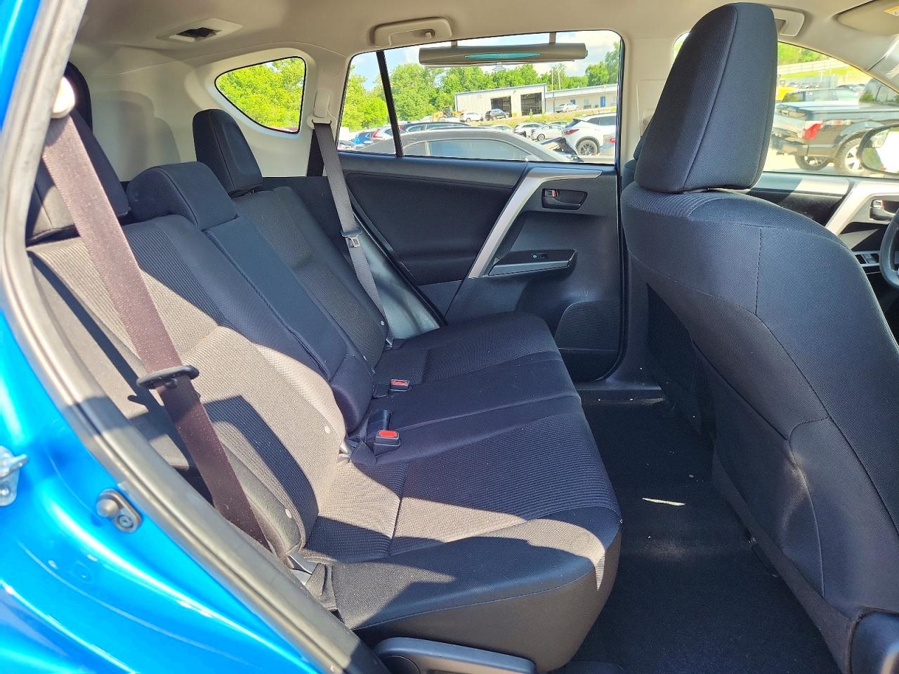 2017 TOYOTA RAV4 LE photo 31