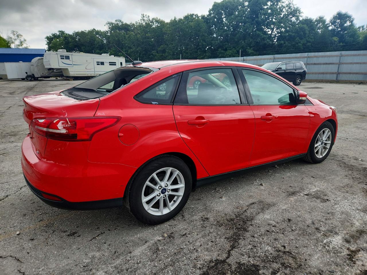 2017 FORD FOCUS SE photo 5