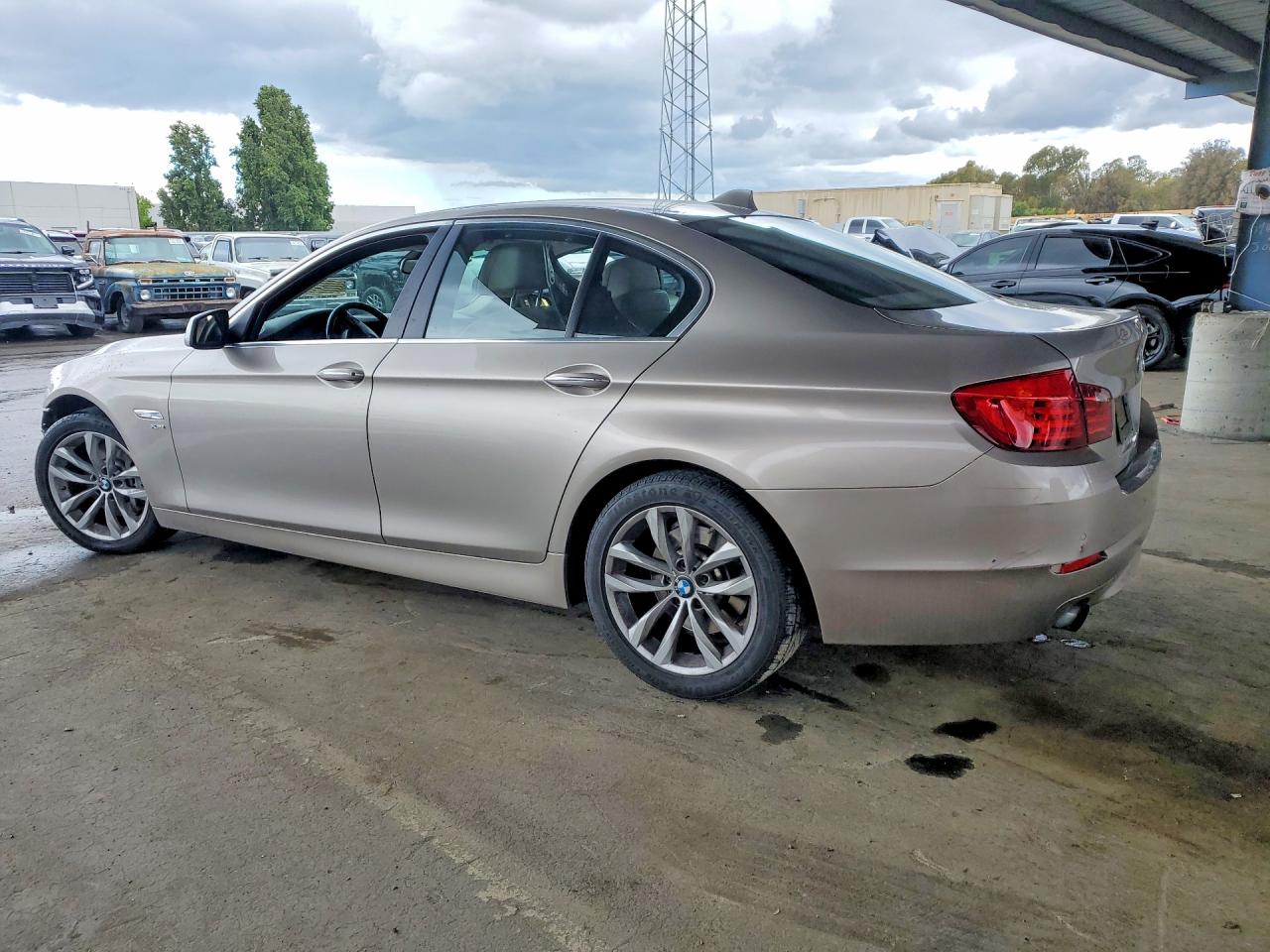2011 BMW 535 XI photo 2