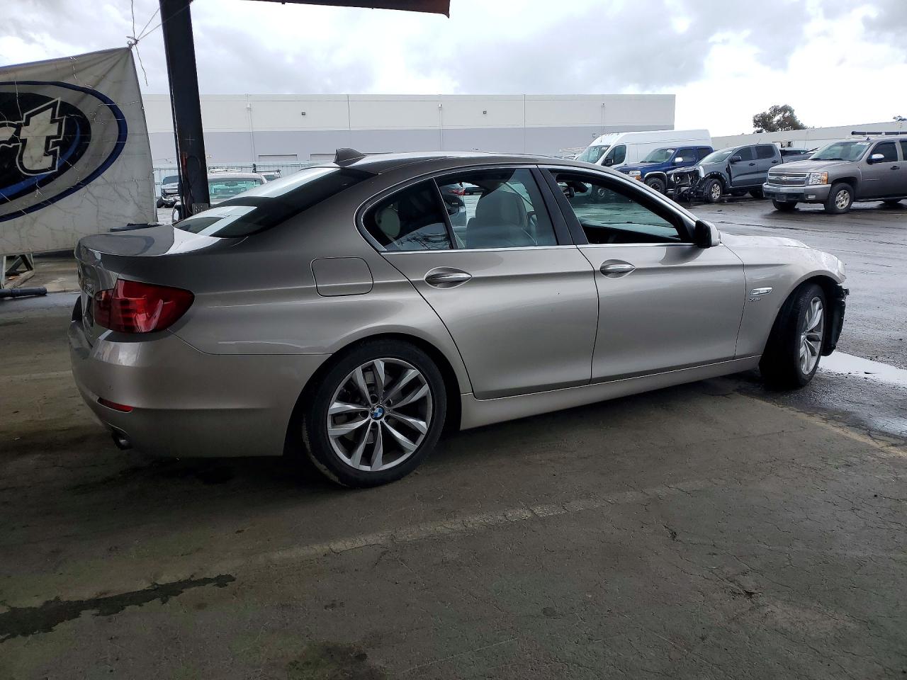 2011 BMW 535 XI photo 3
