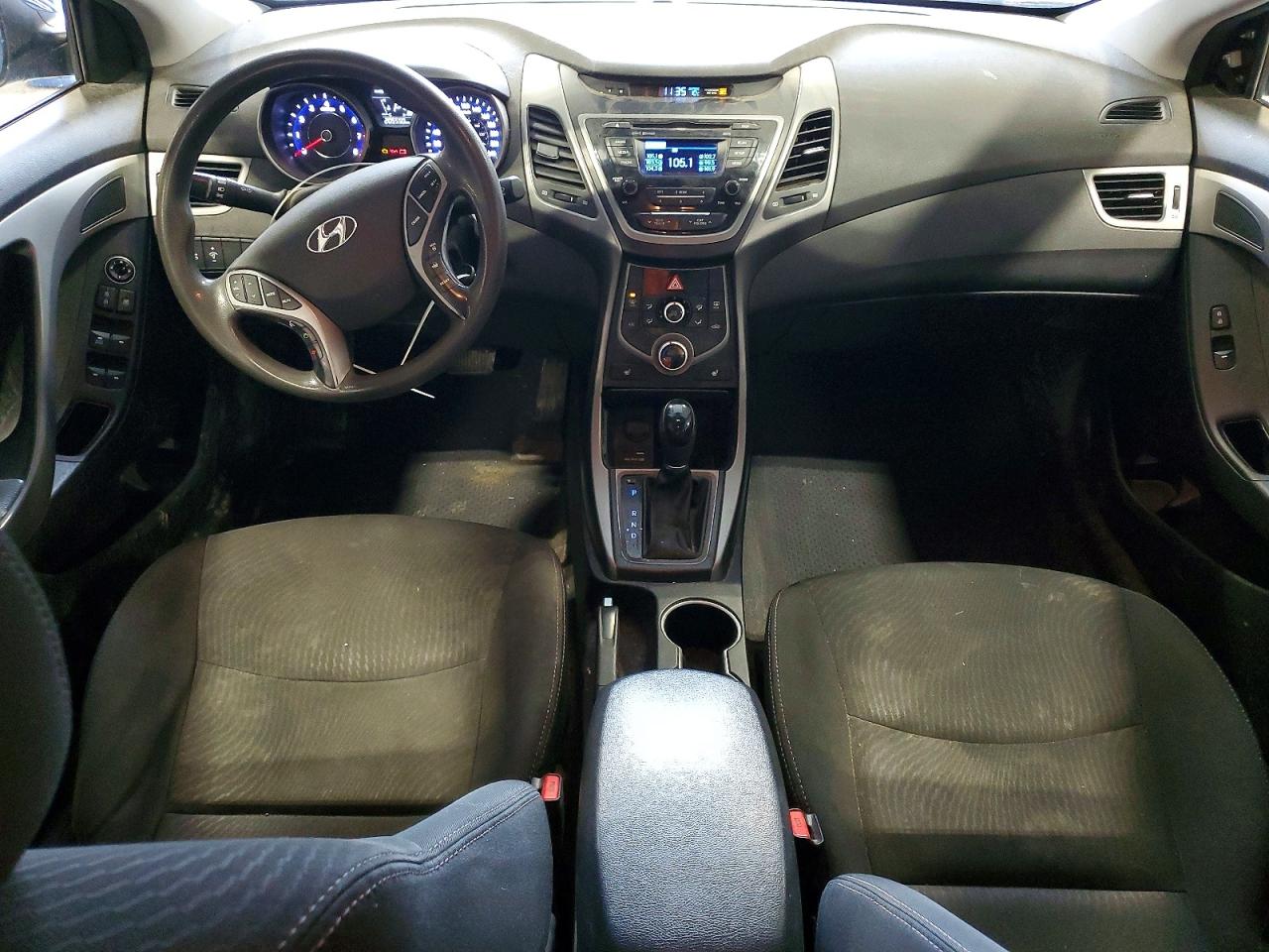 2015 HYUNDAI ELANTRA SE photo 22