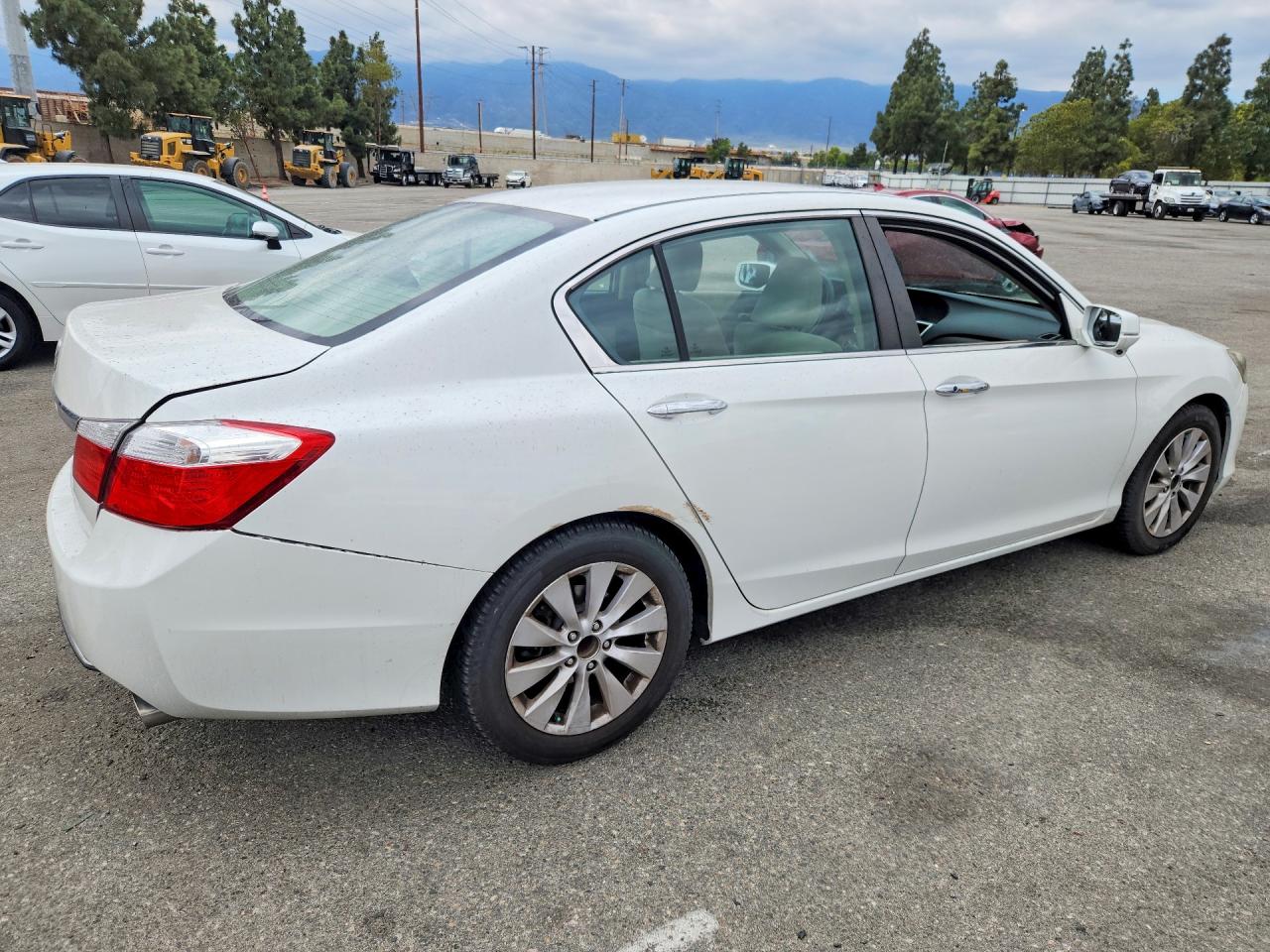 2015 HONDA ACCORD EX photo 5
