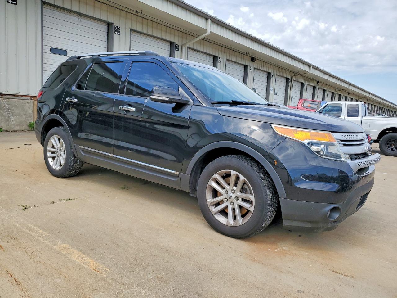 2014 FORD EXPLORER XLT photo 4