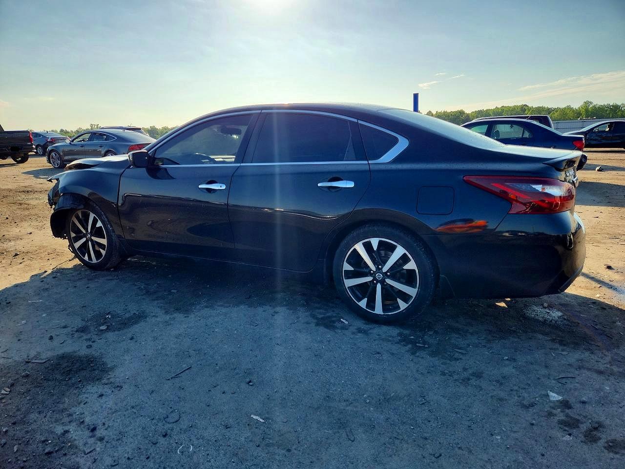 2018 NISSAN ALTIMA 2.5 SR photo 2