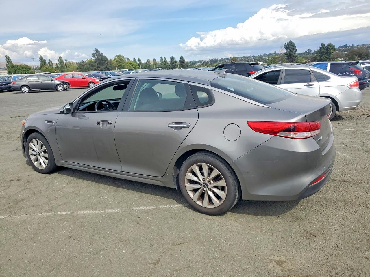2017 KIA OPTIMA LX photo 4