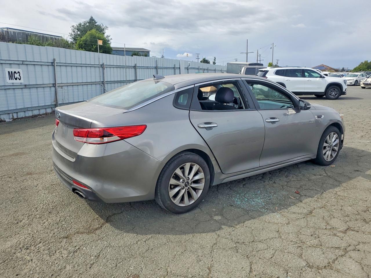 2017 KIA OPTIMA LX photo 7
