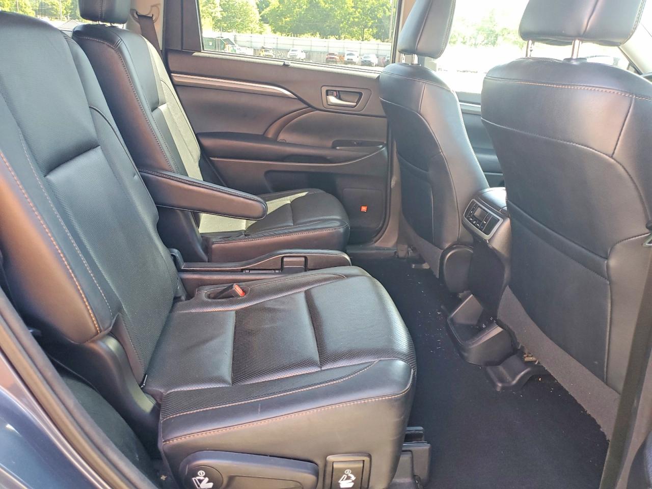 2017 TOYOTA HIGHLANDER HYBRID LIMITED photo 19