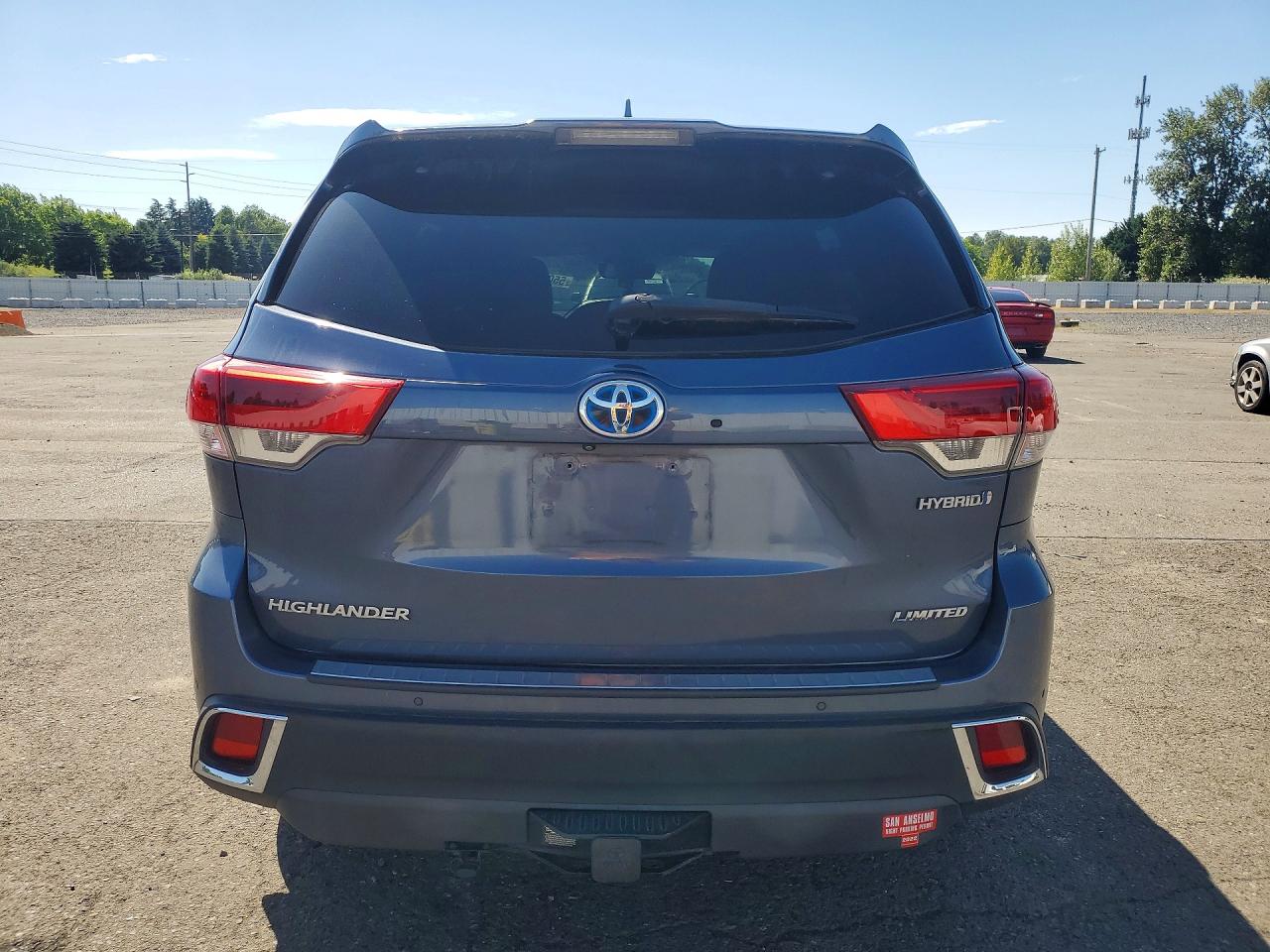 2017 TOYOTA HIGHLANDER HYBRID LIMITED photo 11