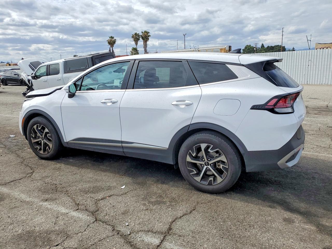 2023 KIA SPORTAGE EX photo 3
