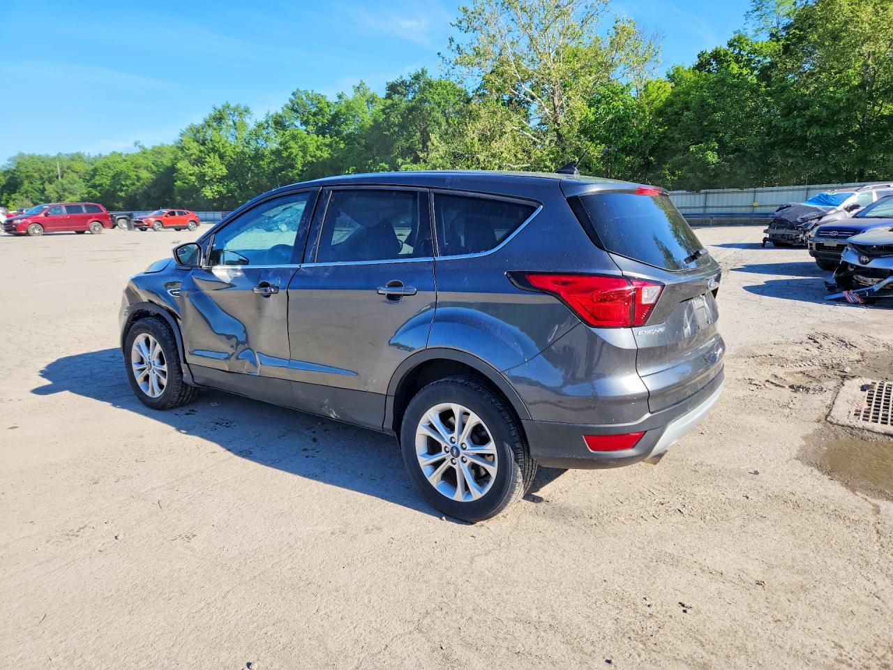 2019 FORD ESCAPE SE photo 3