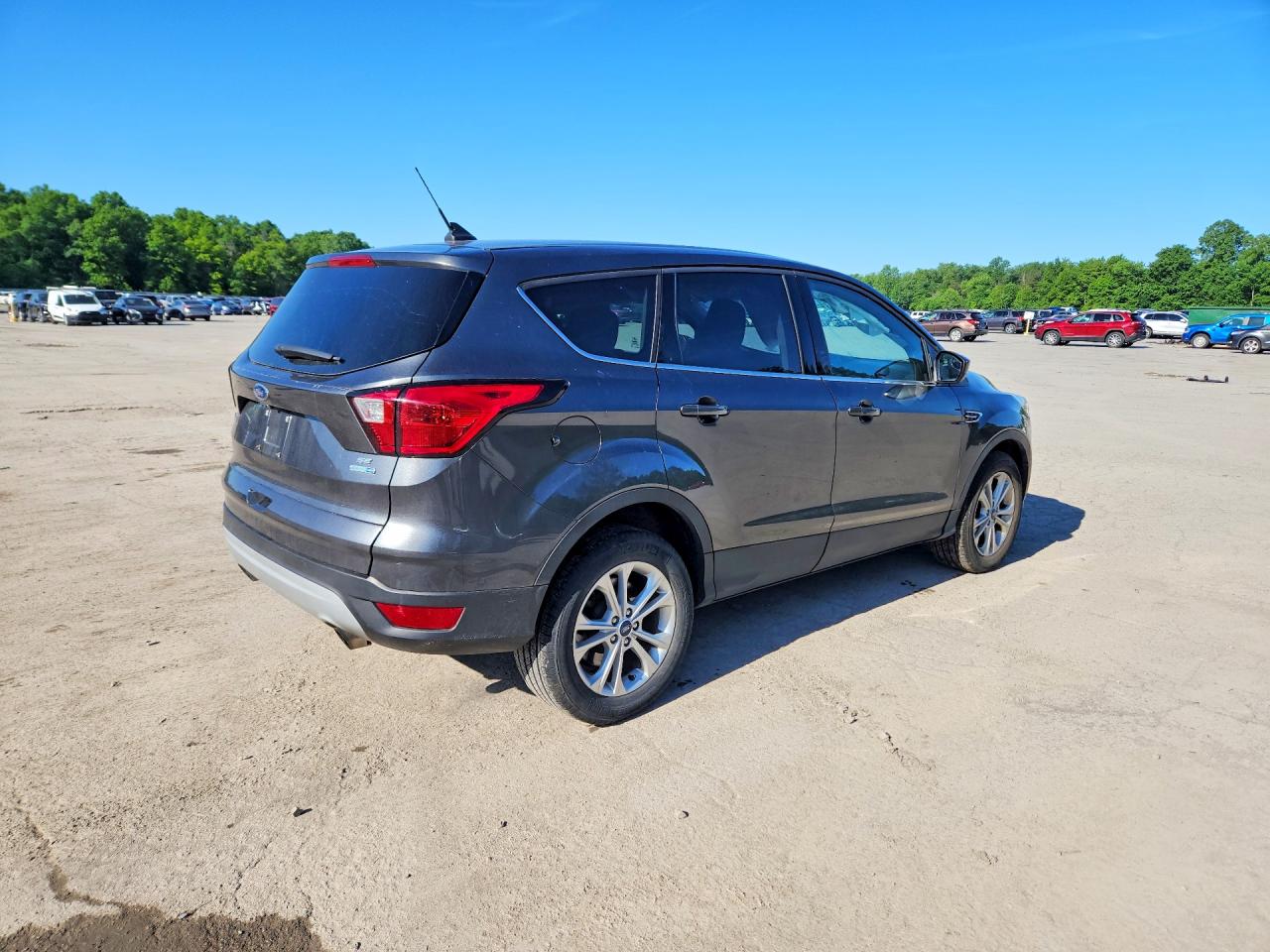 2019 FORD ESCAPE SE photo 5