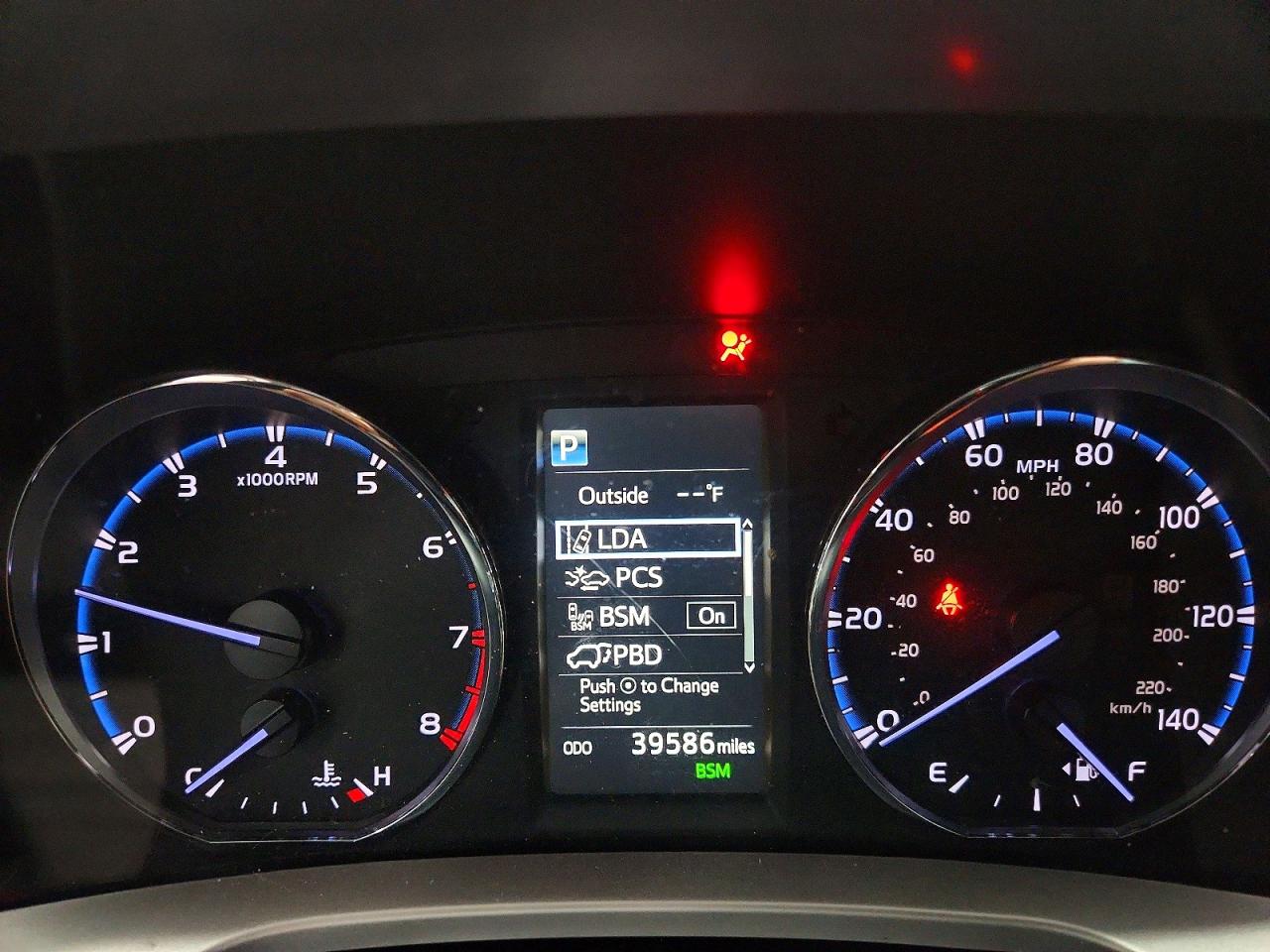 2018 TOYOTA RAV4 LIMITED photo 9
