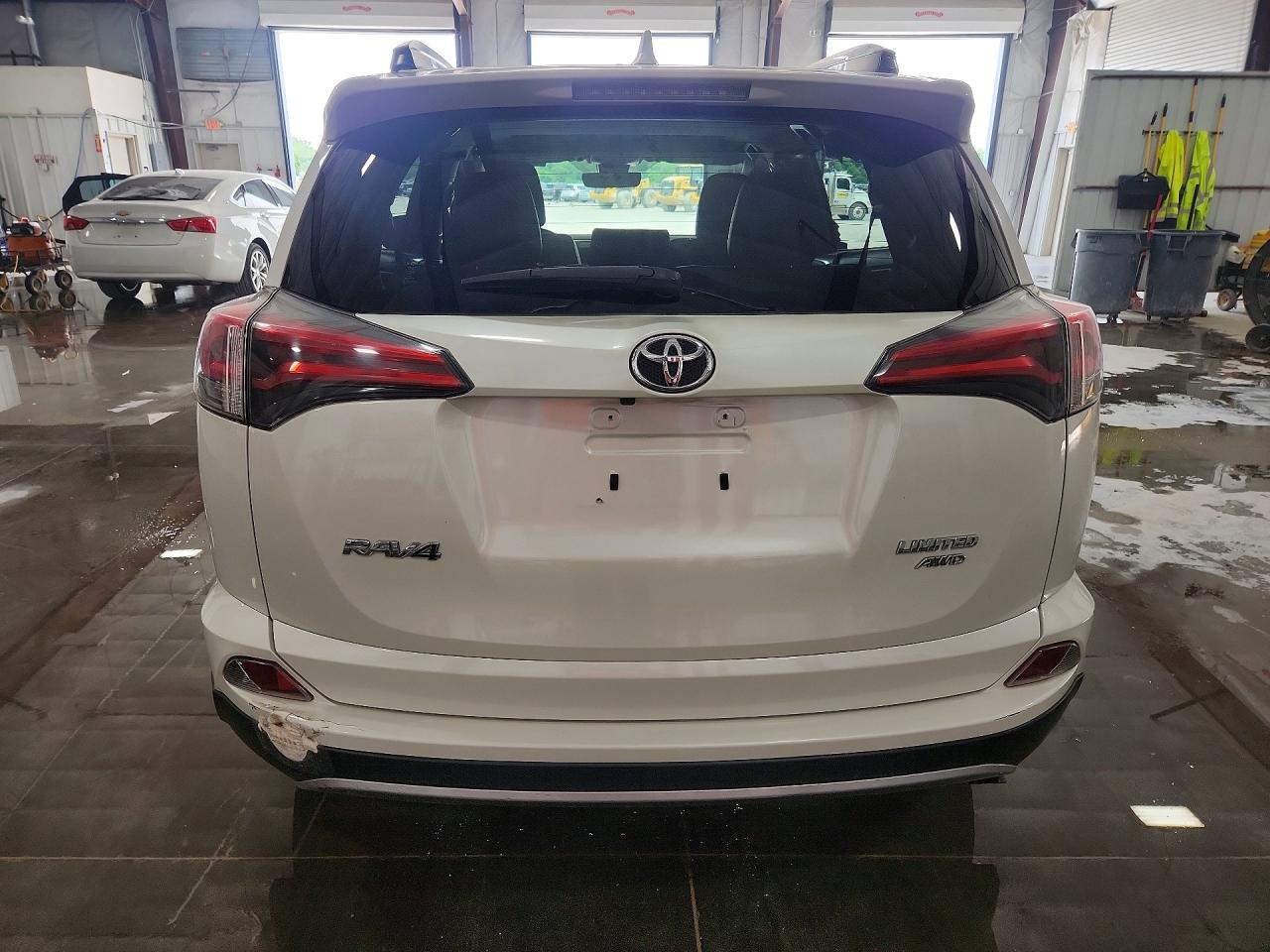 2018 TOYOTA RAV4 LIMITED photo 6