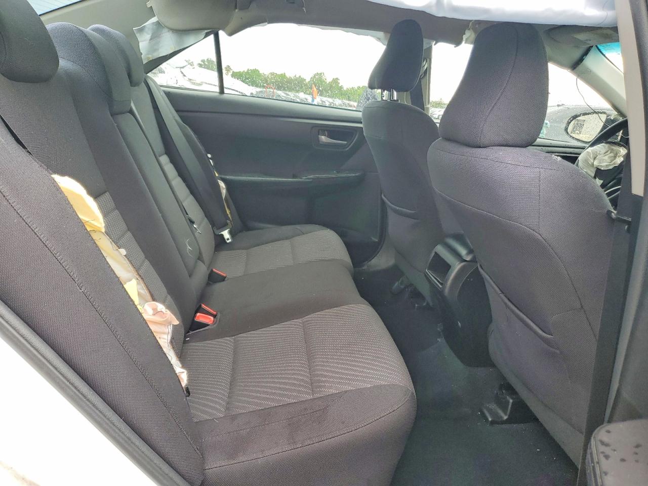 2017 TOYOTA CAMRY LE photo 10
