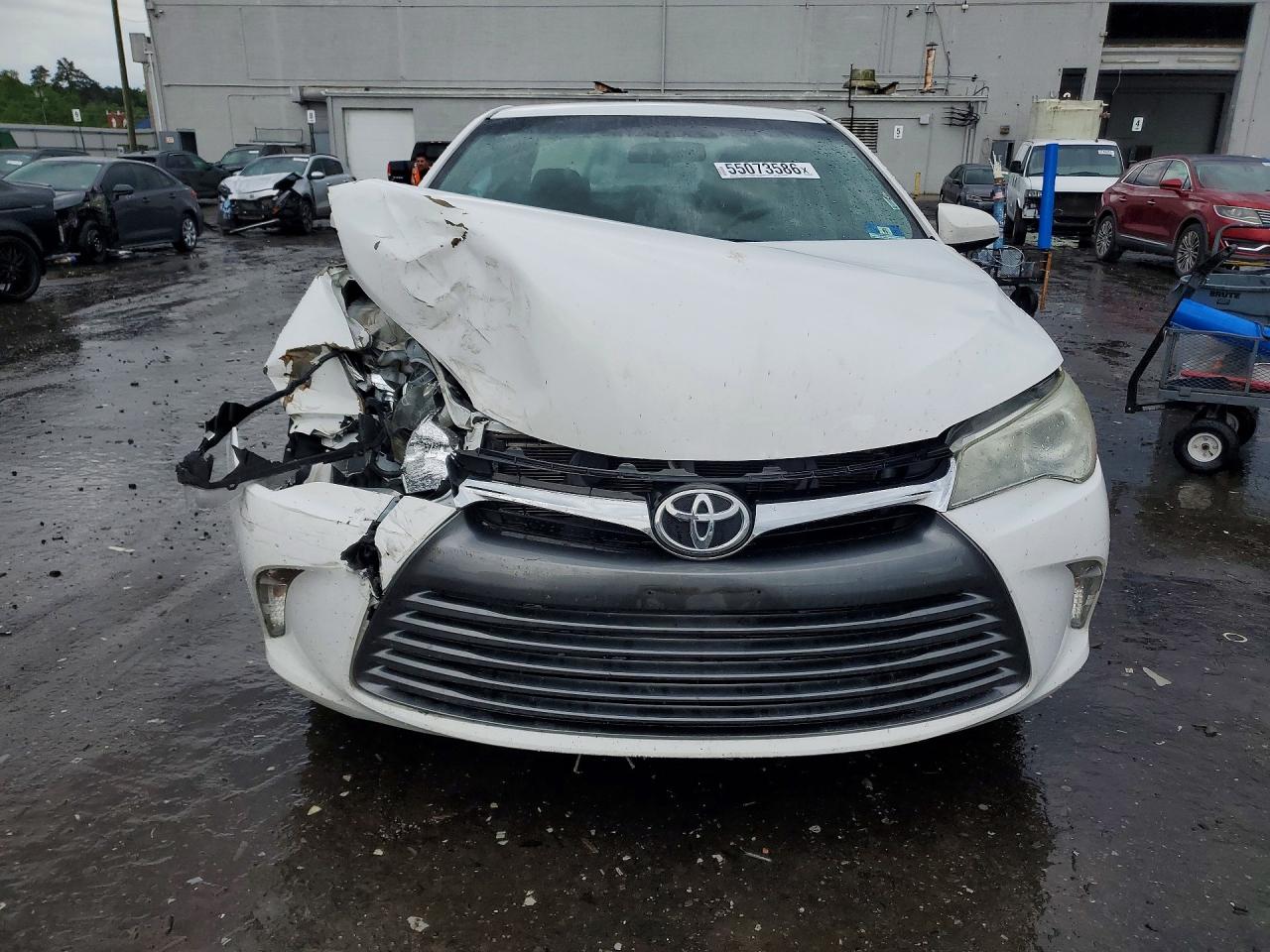 2017 TOYOTA CAMRY LE photo 5