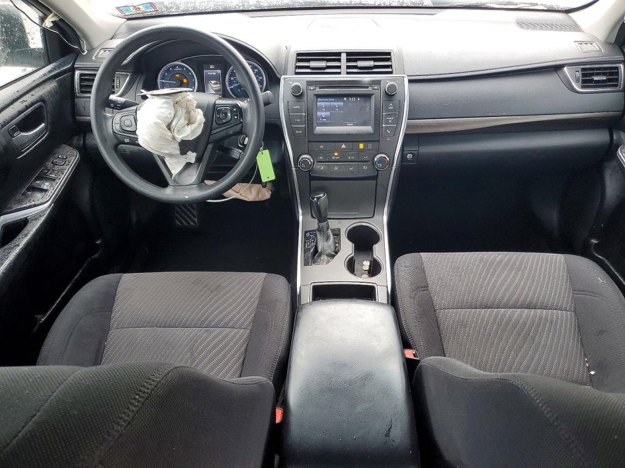 2017 TOYOTA CAMRY LE photo 8