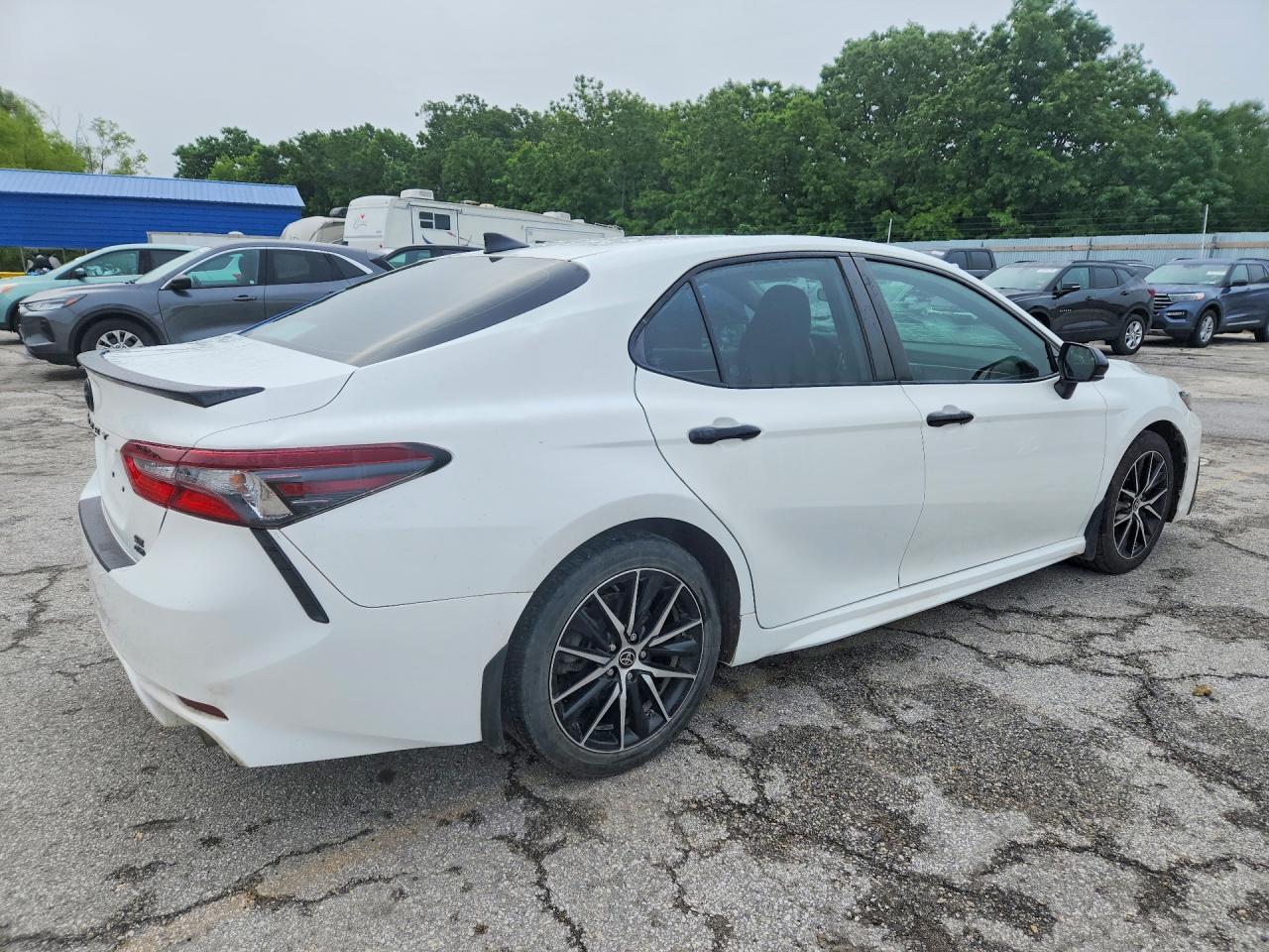 2021 TOYOTA CAMRY SE NIGHTSHADE photo 5