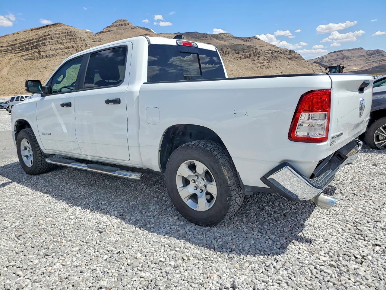 2023 RAM 1500 BIG HORN photo 3