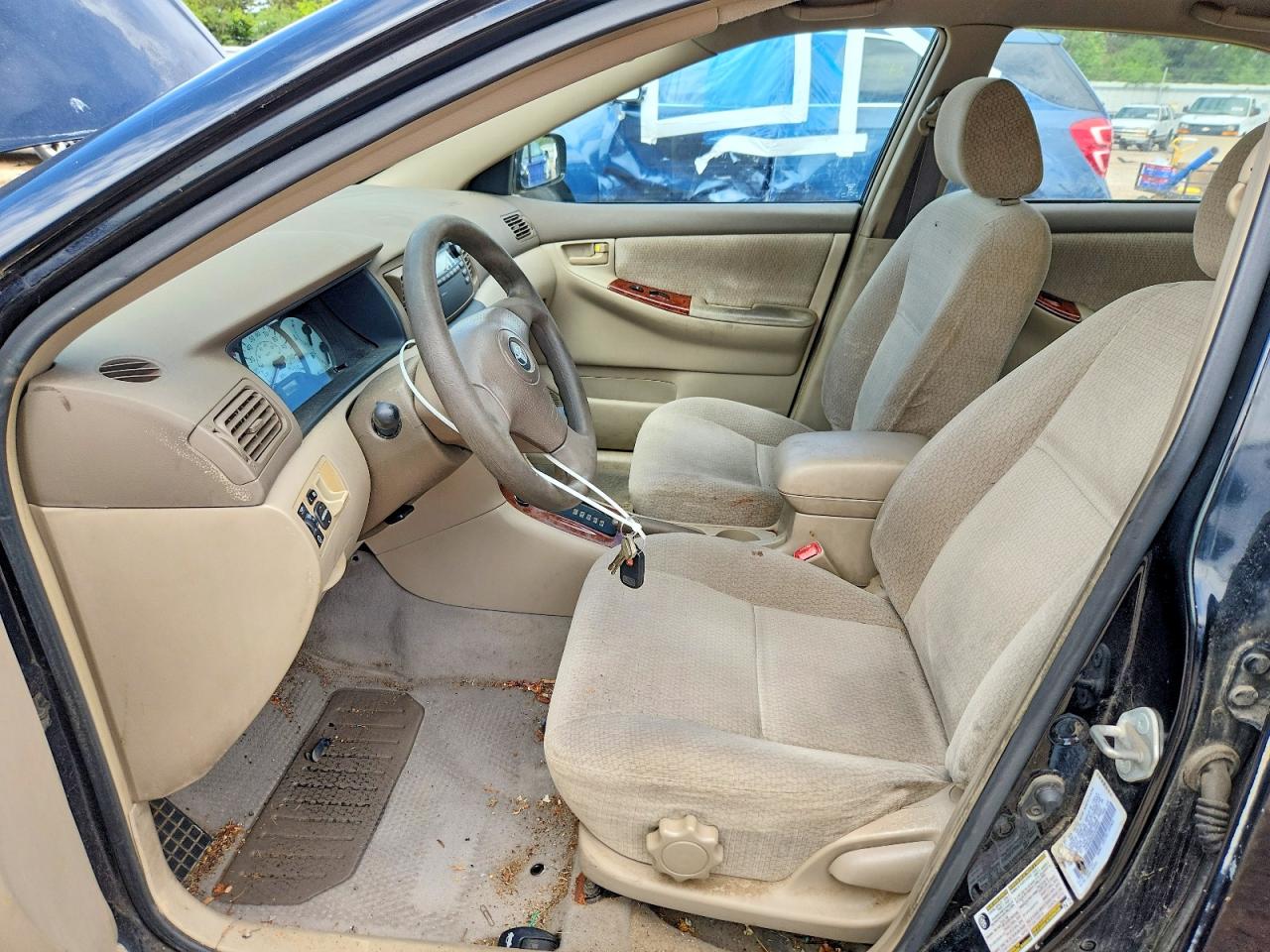 2004 TOYOTA COROLLA LE photo 13