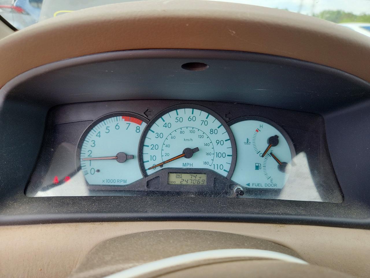 2004 TOYOTA COROLLA LE photo 17