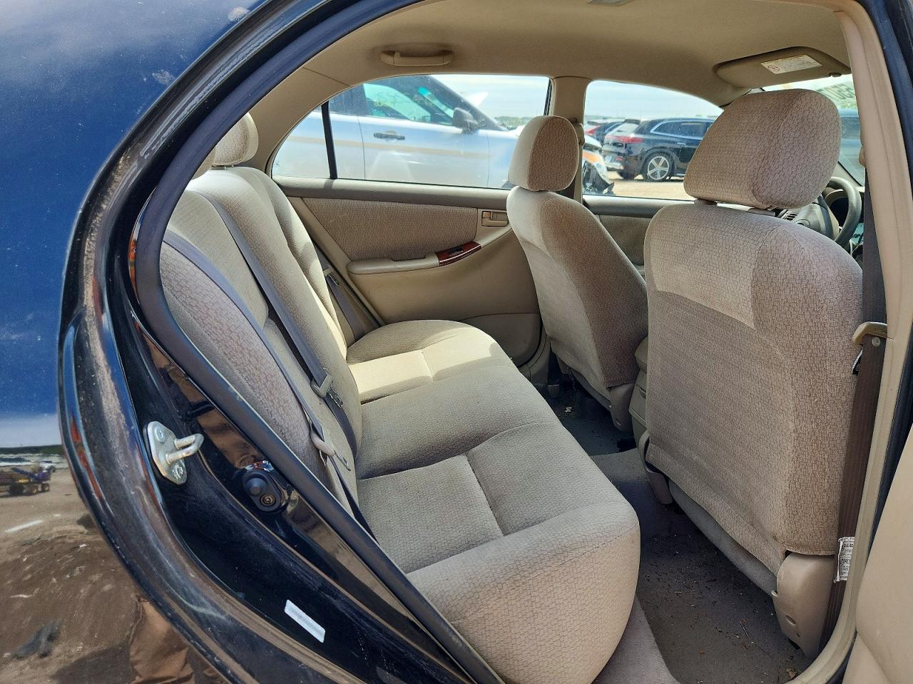 2004 TOYOTA COROLLA LE photo 19