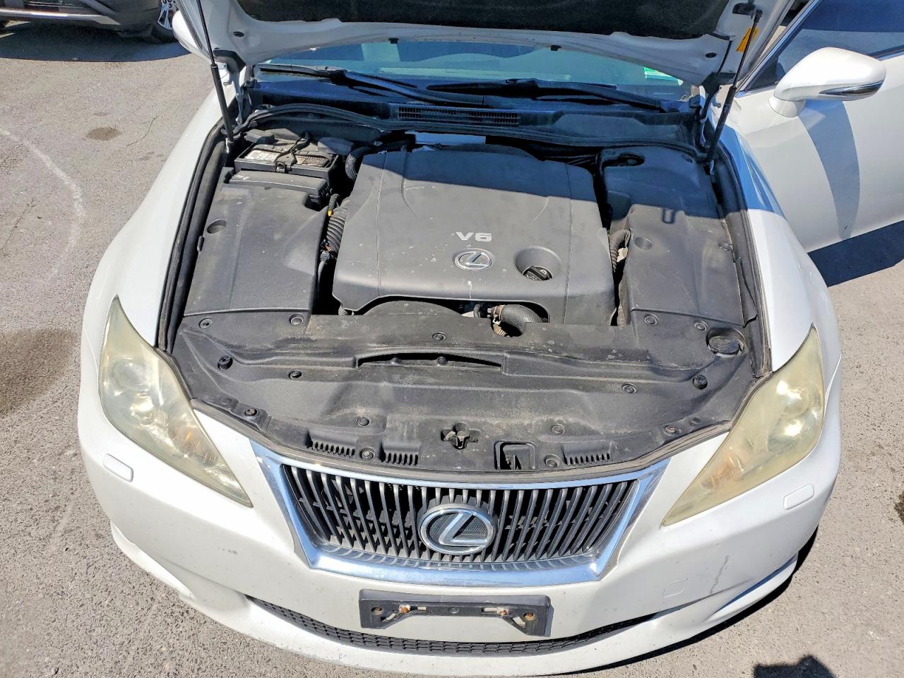 2010 LEXUS IS 250 photo 11