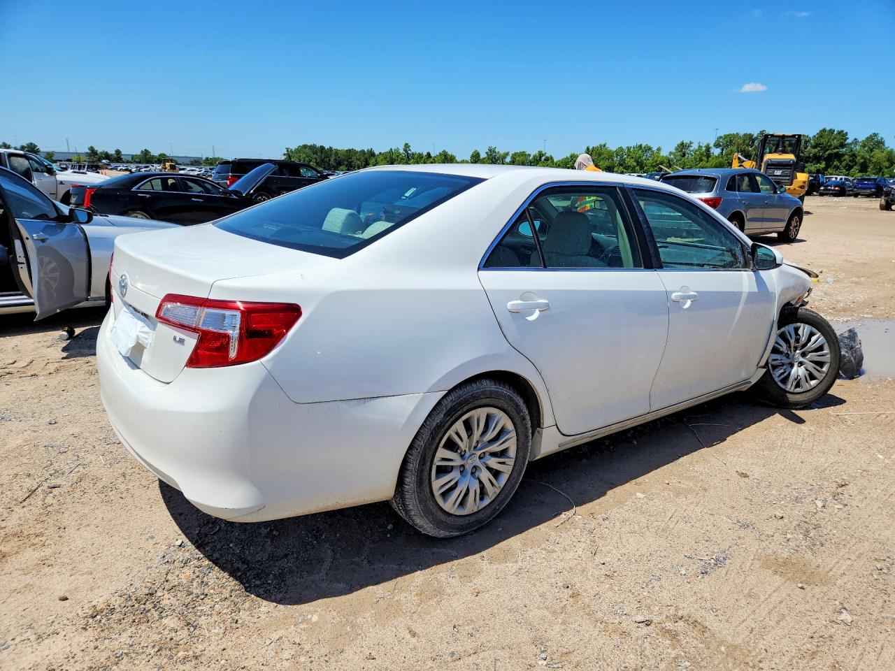2012 TOYOTA CAMRY LE photo 5
