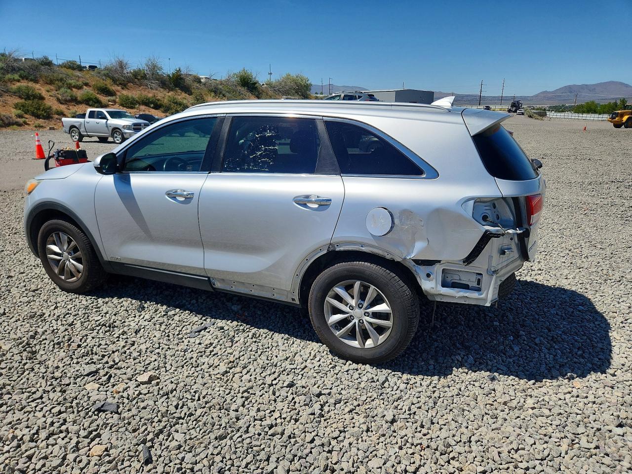 2016 KIA SORENTO LX photo 4