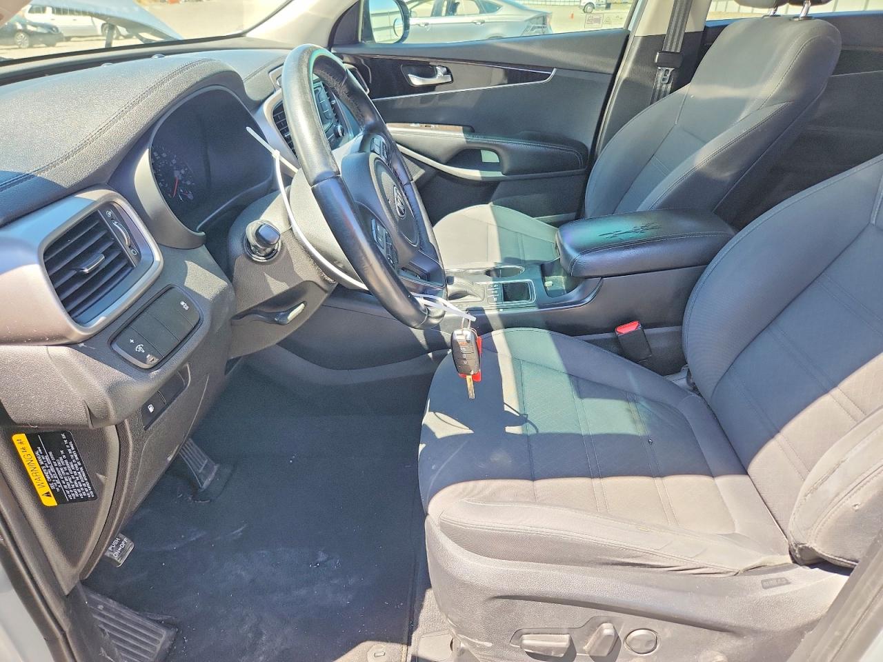 2016 KIA SORENTO LX photo 19