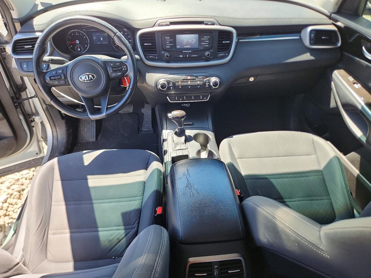 2016 KIA SORENTO LX photo 22
