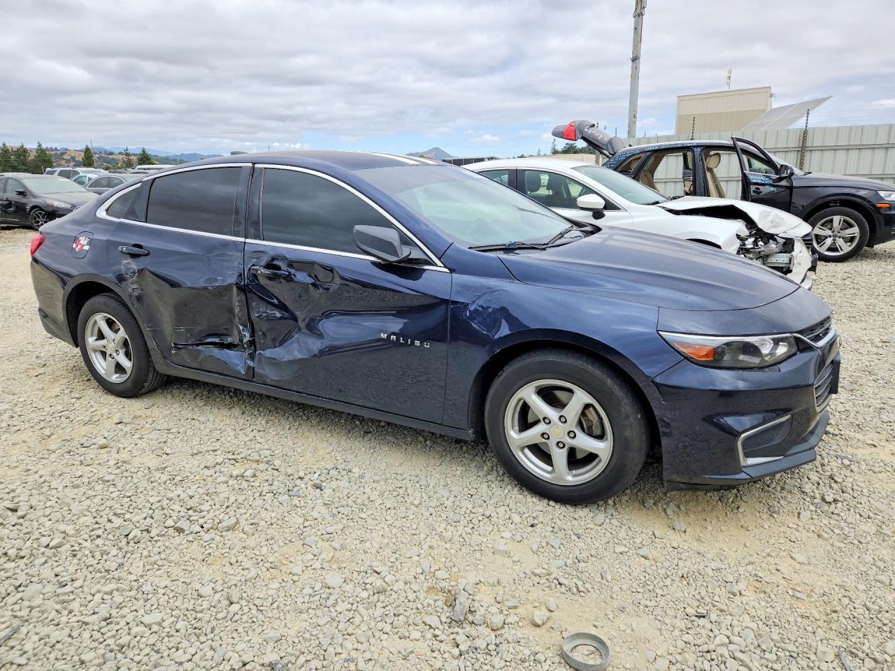 2016 CHEVROLET MALIBU photo 4