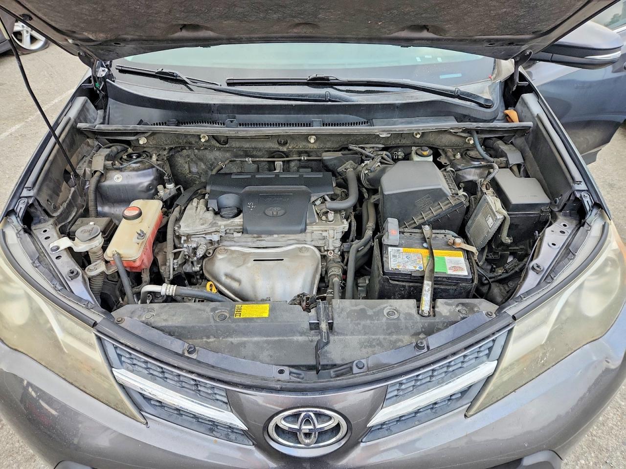 2014 TOYOTA RAV4 XLE photo 21
