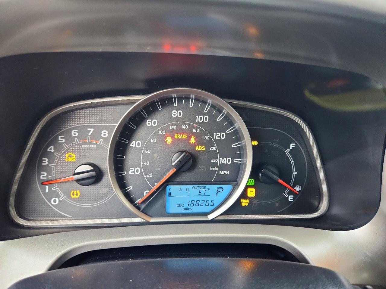 2014 TOYOTA RAV4 XLE photo 17
