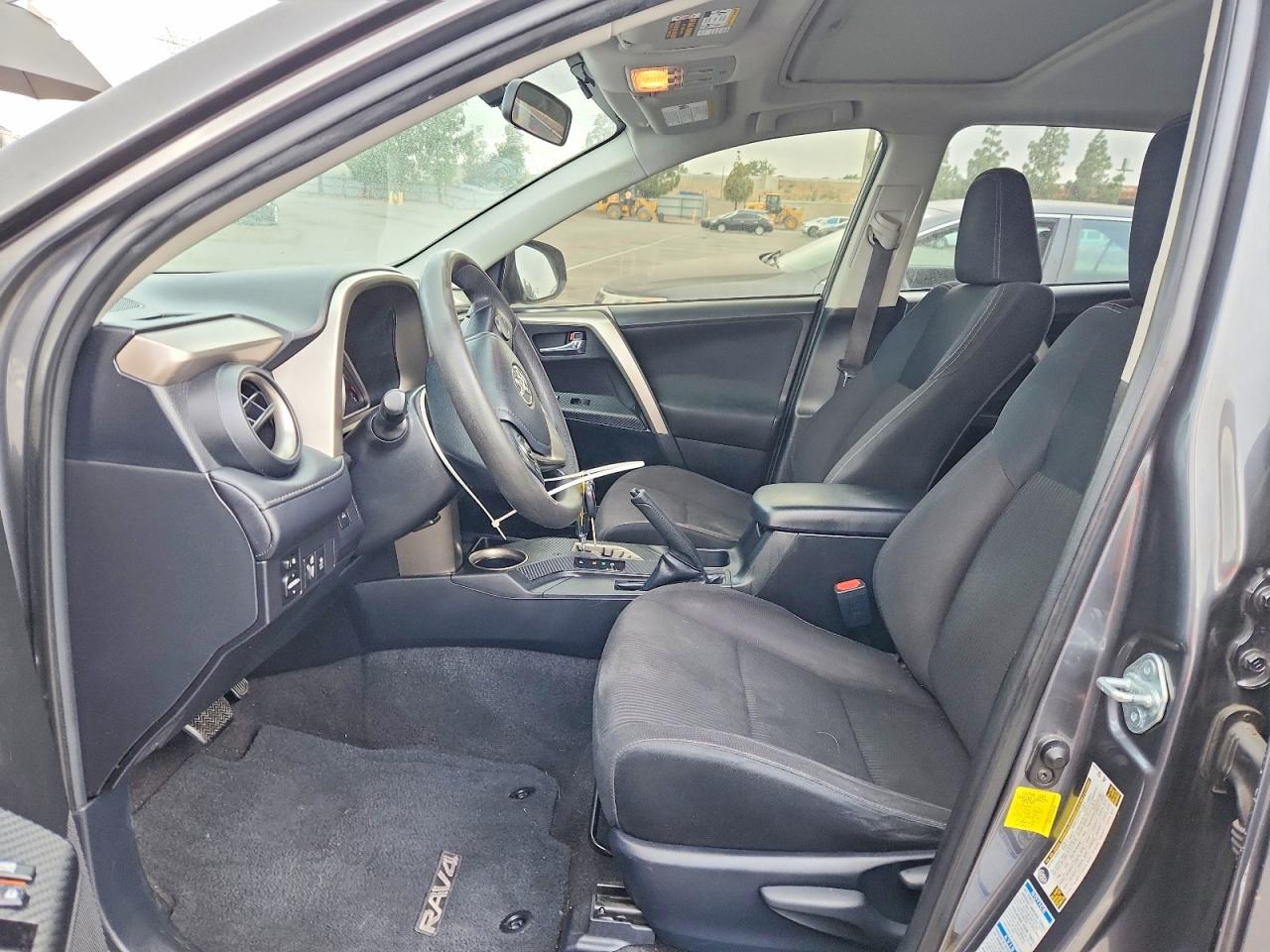 2014 TOYOTA RAV4 XLE photo 13
