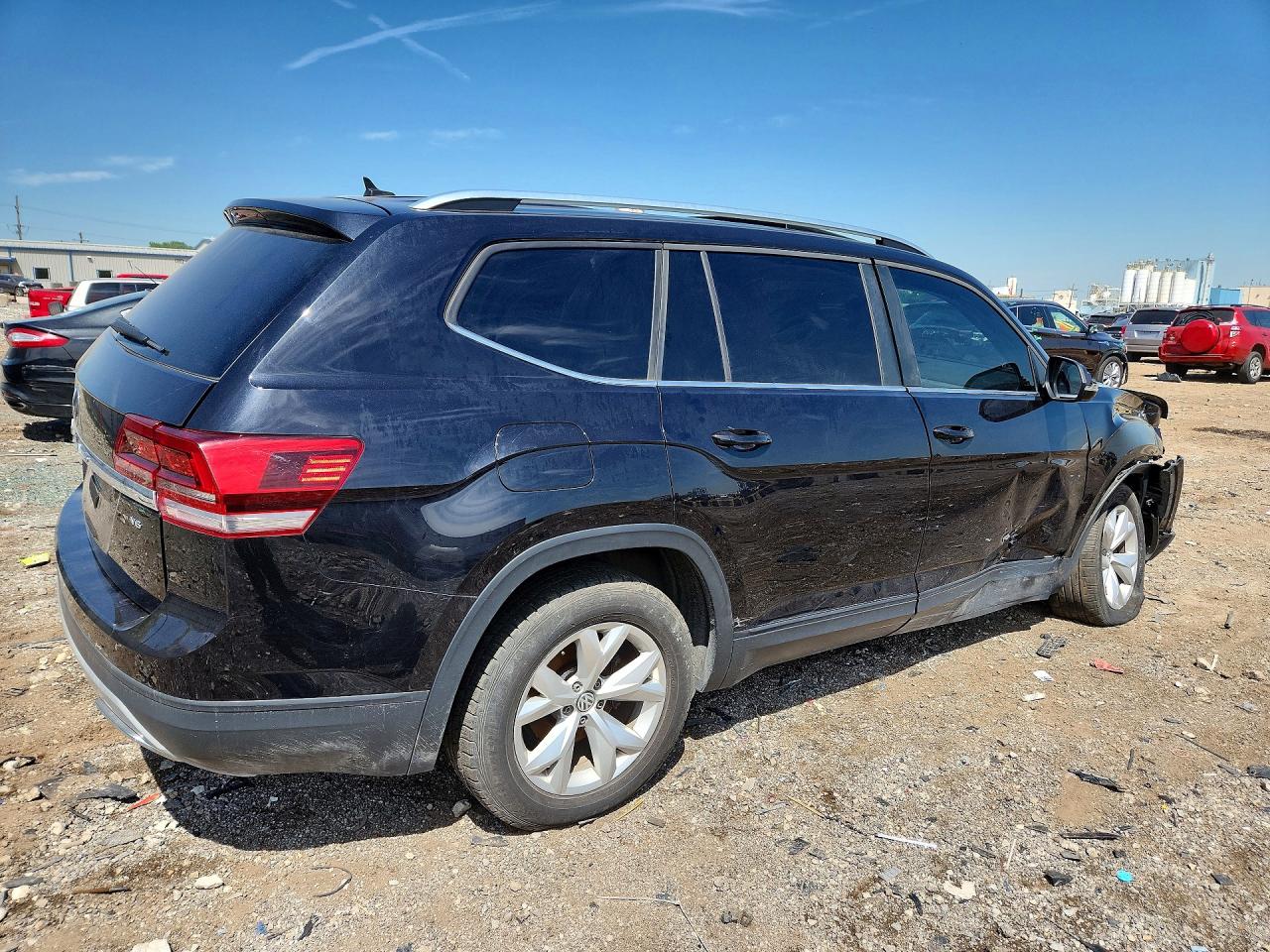 2018 VOLKSWAGEN ATLAS photo 7