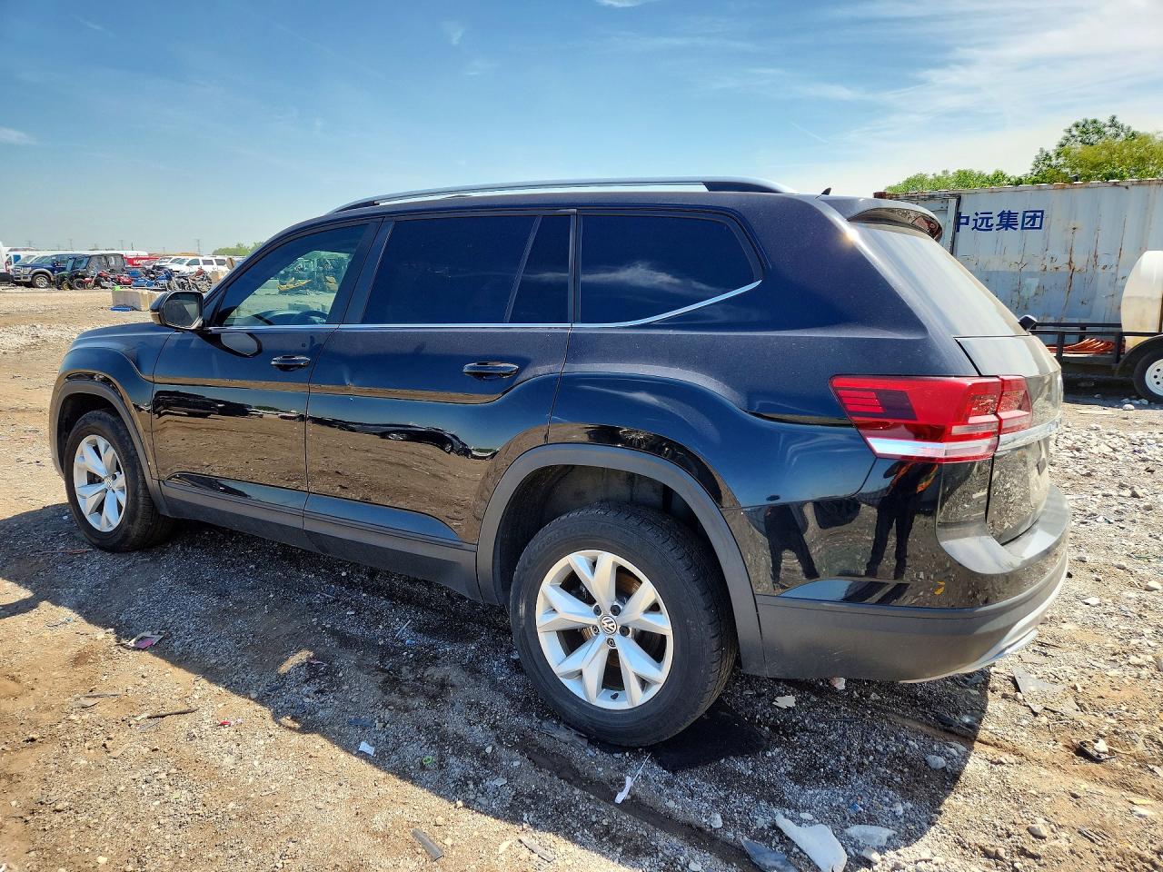 2018 VOLKSWAGEN ATLAS photo 4