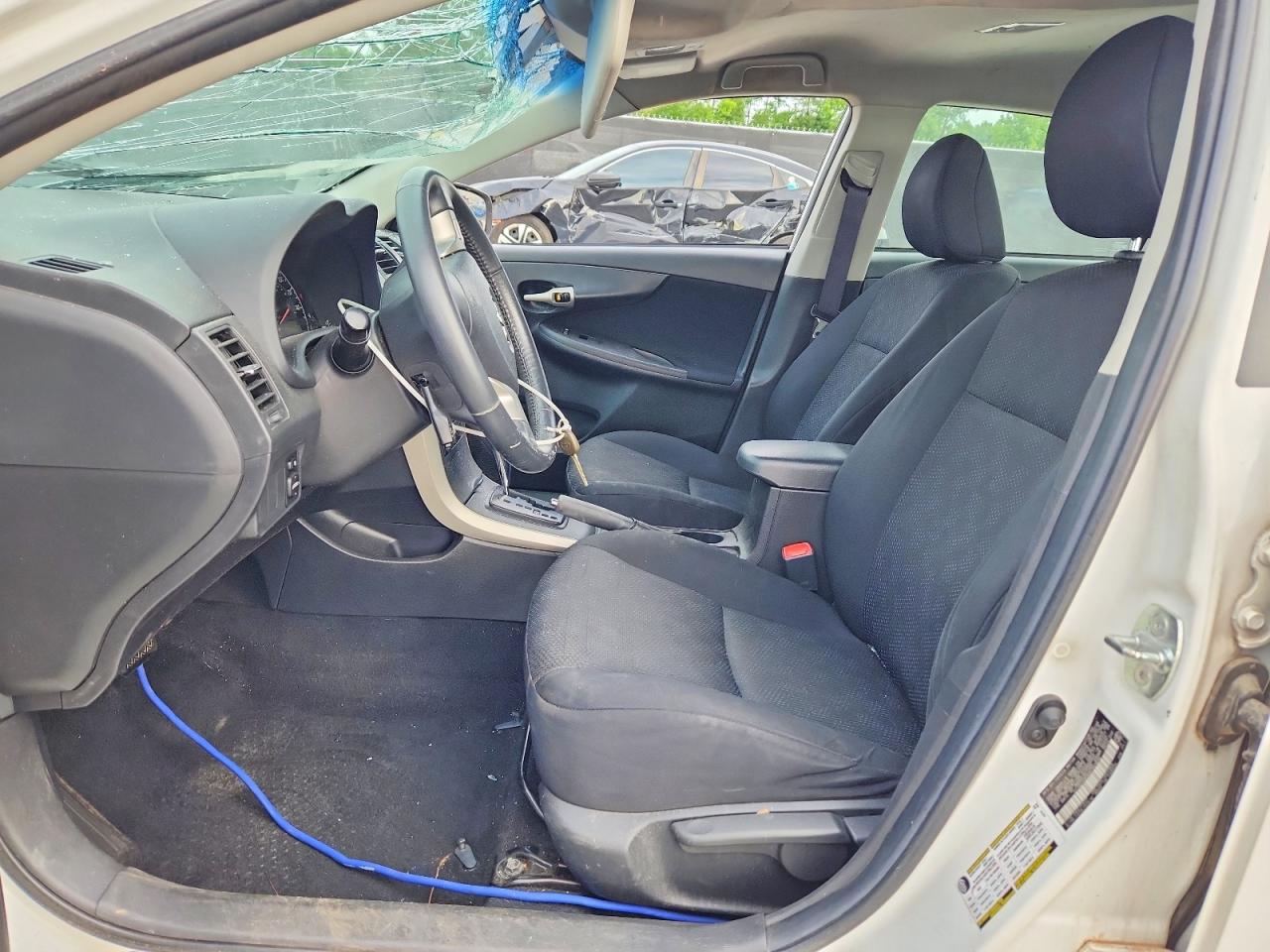 2009 TOYOTA COROLLA S photo 7